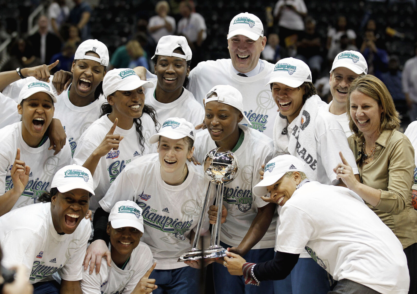 2011: Minnesota Lynx complete 3-game sweep in WNBA Finals